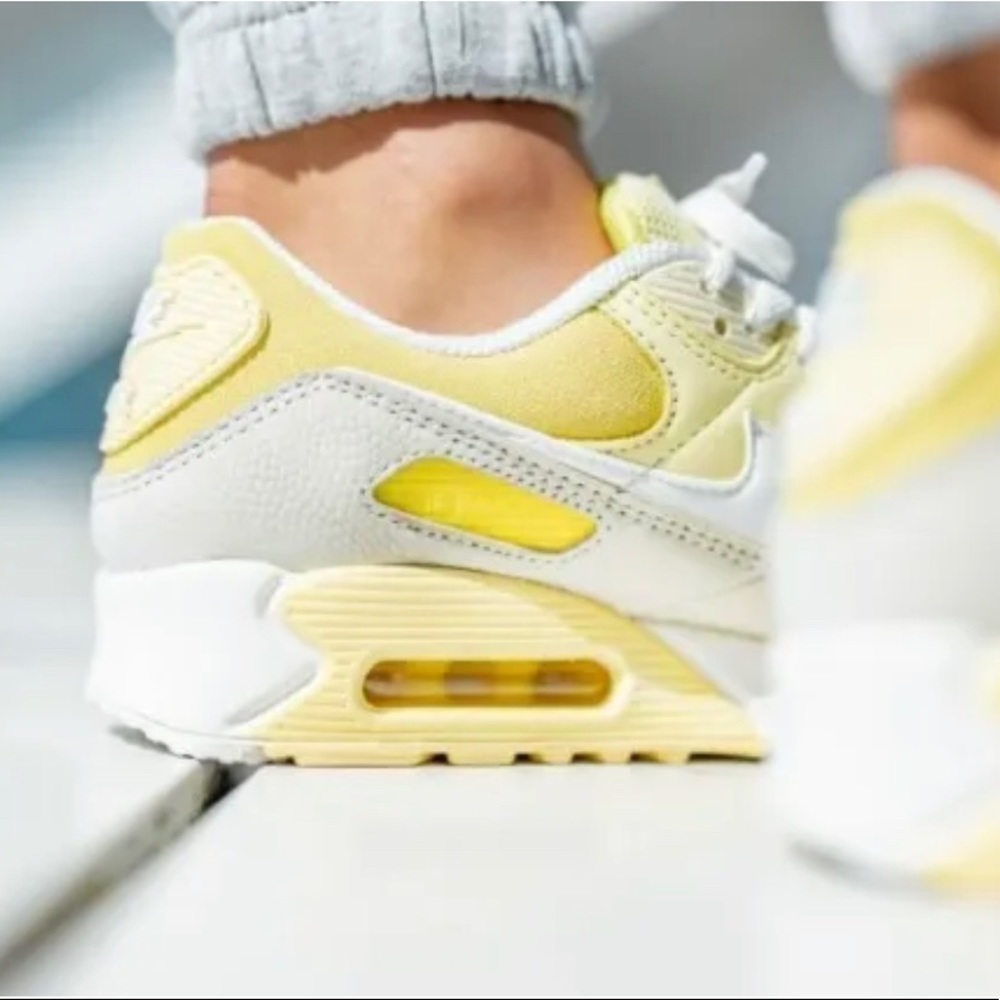 Nike Air Max 90 SE Princess Charming Yellow DJ5198-100 Women's Sizes - Picture 7 of 9